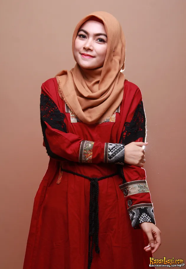 FOTO: Noura, Model-Model Cantik Yang Kini Syiar Dengan Syair