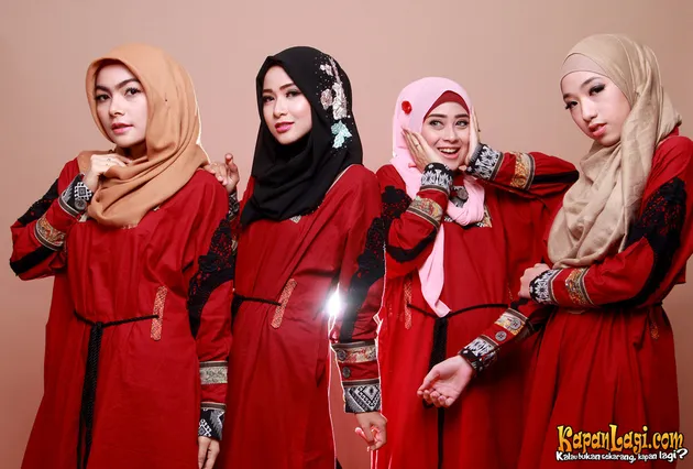 FOTO: Noura, Model-Model Cantik Yang Kini Syiar Dengan Syair