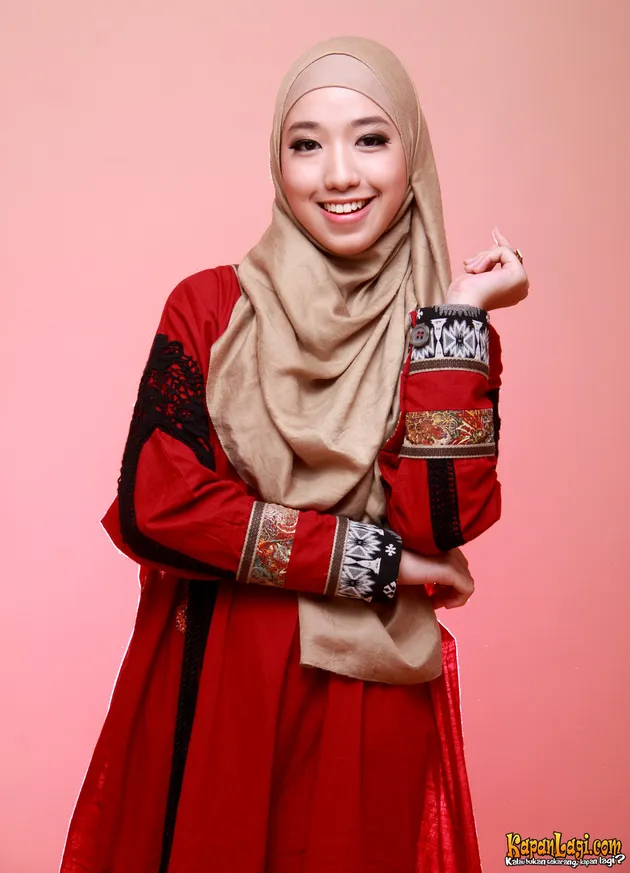 FOTO: Noura, Model-Model Cantik Yang Kini Syiar Dengan Syair