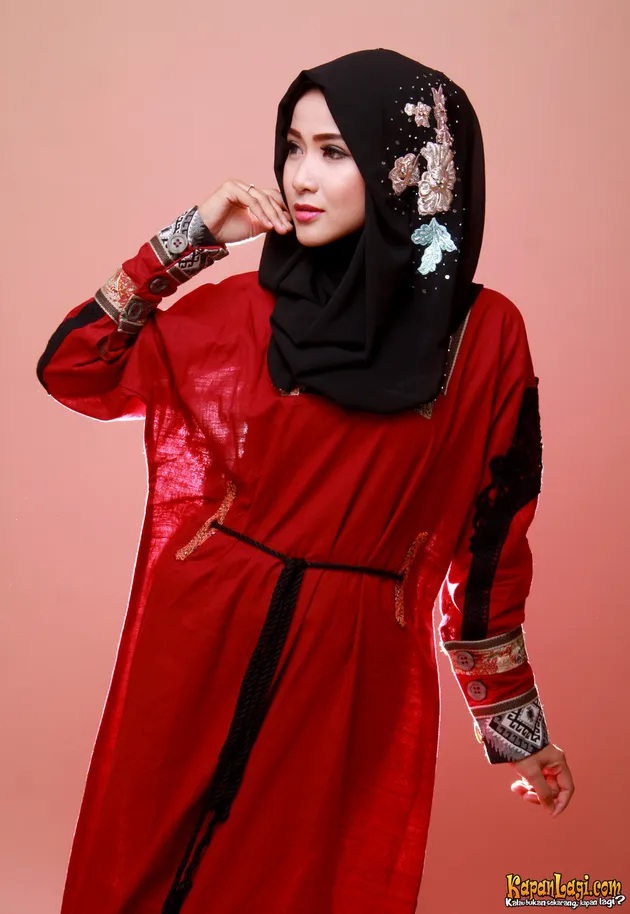 FOTO: Noura, Model-Model Cantik Yang Kini Syiar Dengan Syair