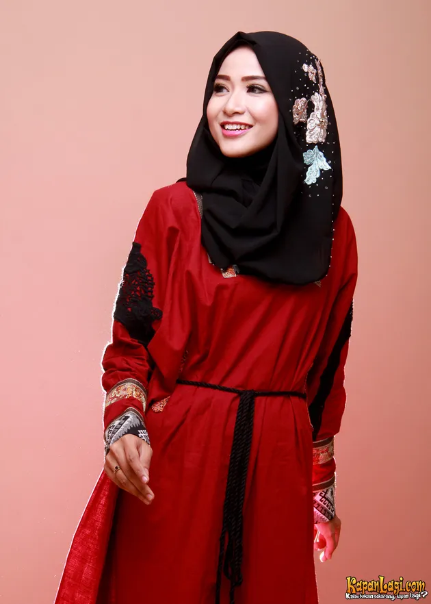 FOTO: Noura, Model-Model Cantik Yang Kini Syiar Dengan Syair