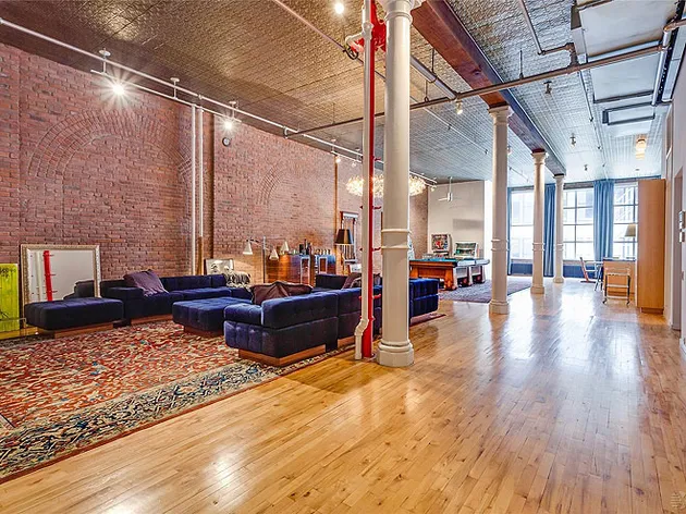 Rumah Adam Levine - Behati