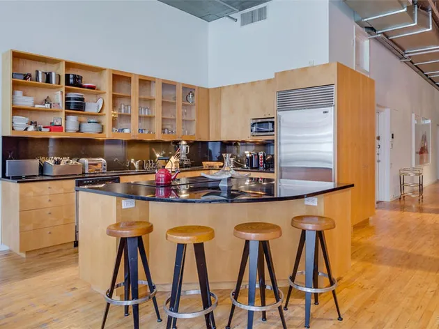 Rumah Adam Levine - Behati