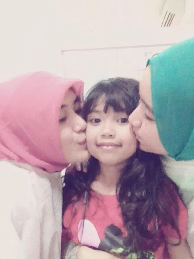 Carolyna Dewi, Tunangan Cella Kotak