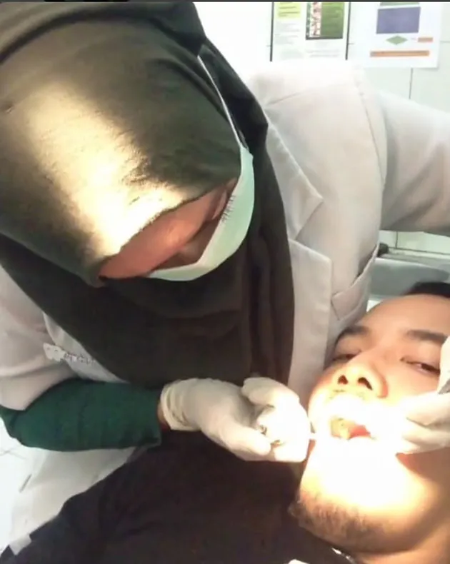 Carolyna Dewi, Tunangan Cella Kotak