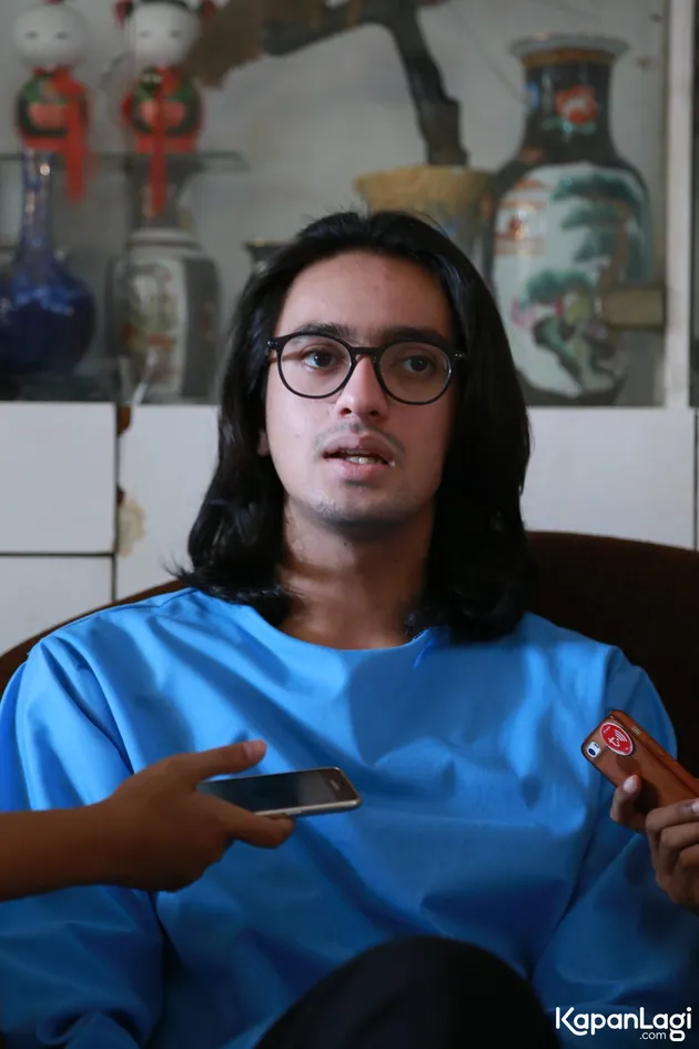 FOTO: KINI PUNYA BANYAK FANS, INI KISAH AWAL KARIR OMAR 