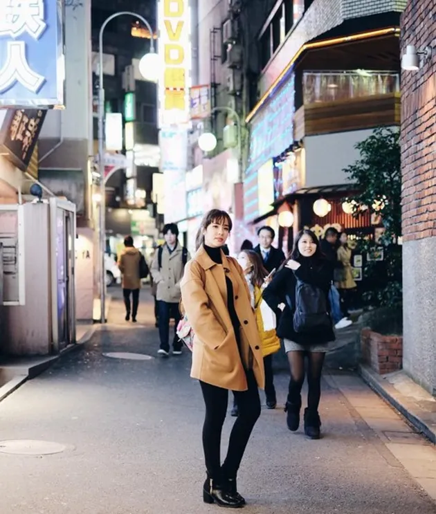 OOTD Cantik Pamela Bowie di Jepang