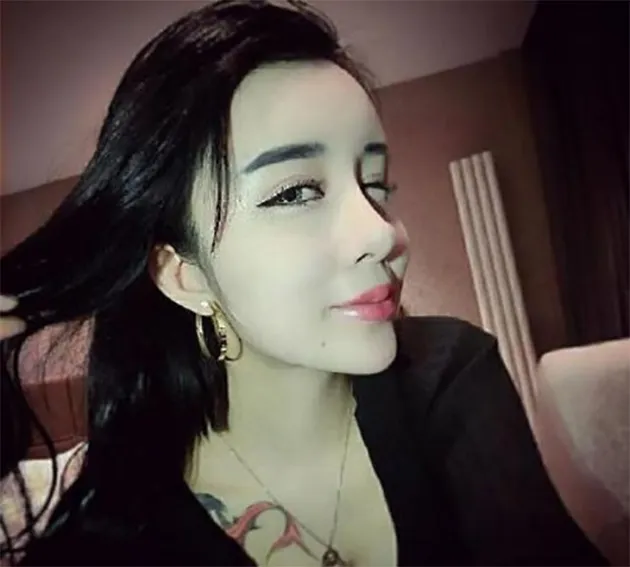 Lee Hee Danae operasi plastik jadi boneka barbie