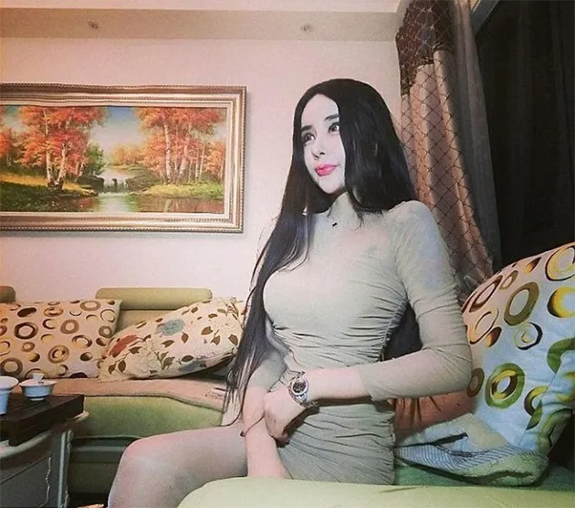 Lee Hee Danae operasi plastik jadi boneka barbie