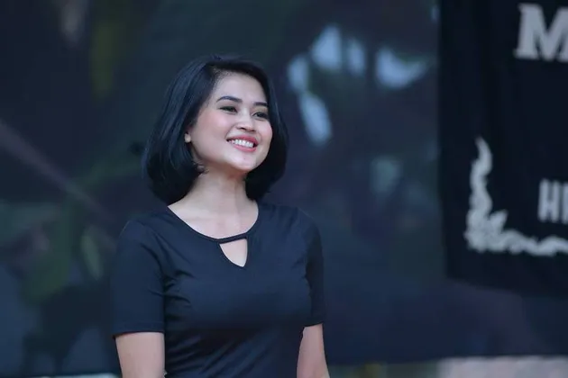 Ovi Si Ratu Serigala