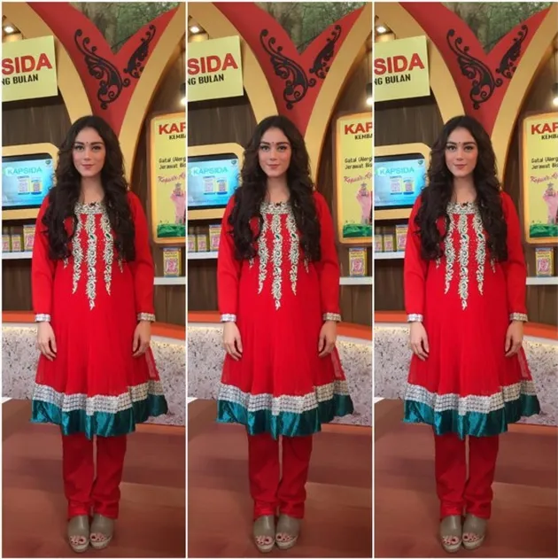 Thalita Latief Pakai Baju India
