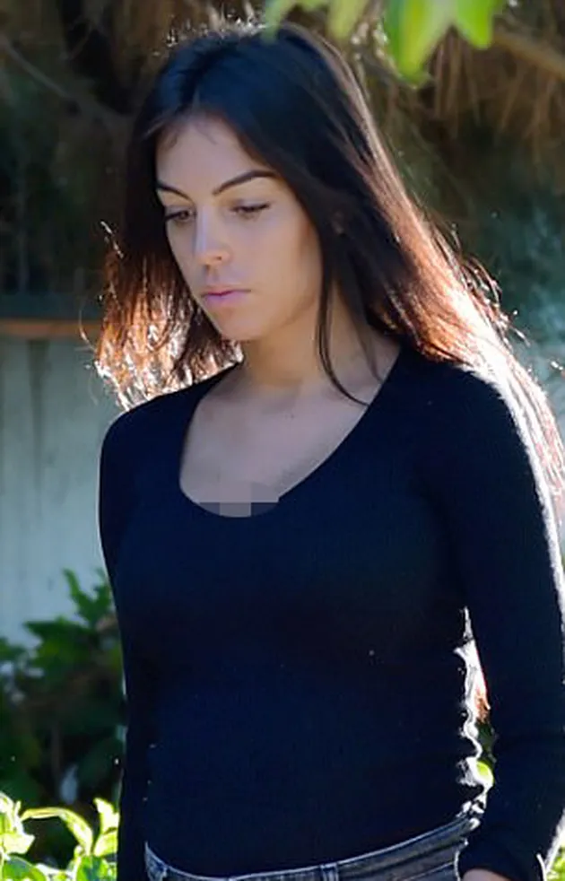 Perut Buncit Georgina Rodriguez, Pacar Cristiano Ronaldo