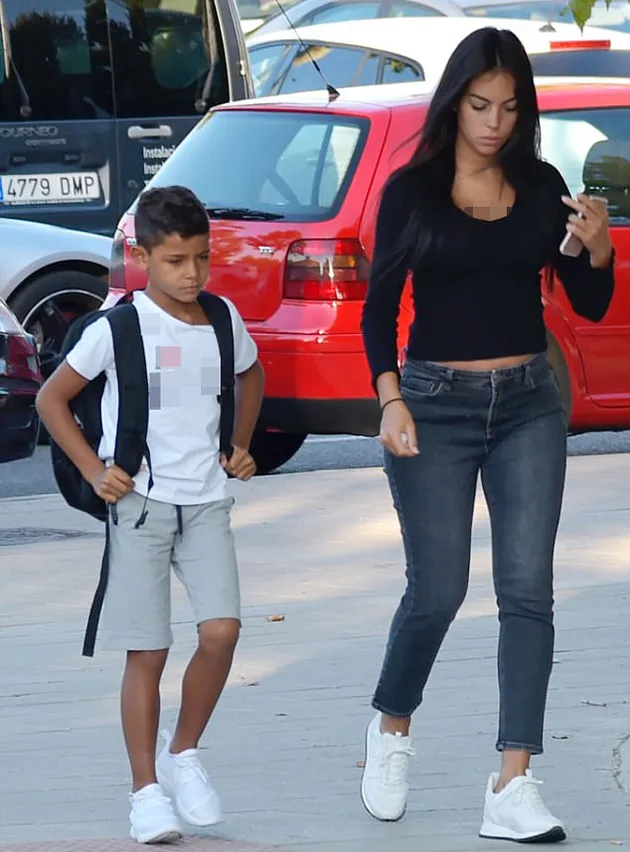 Perut Buncit Georgina Rodriguez, Pacar Cristiano Ronaldo