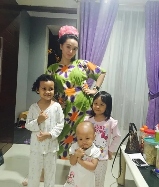 Selebritis Pakai Daster