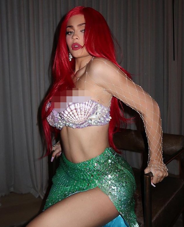 PHOTO: Wearing Ariel Costume for Halloween, Kylie Jenner Looks Sexy!