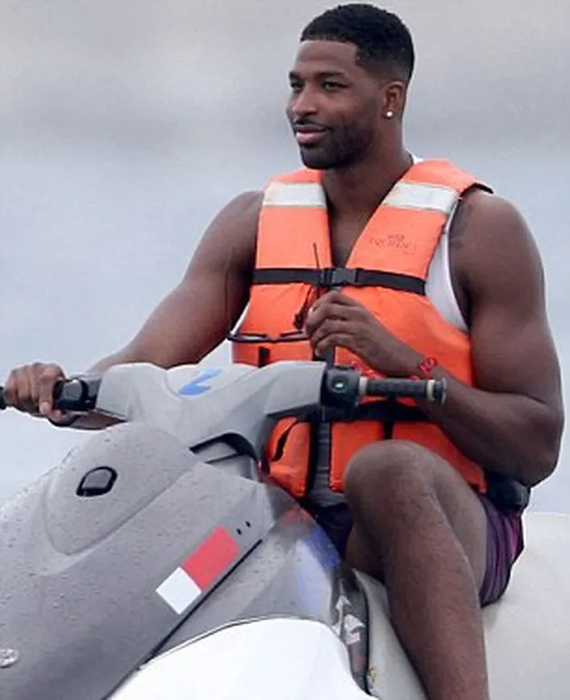Khloe Kardashian Liburan Bareng \&#039;Pacar\&#039;