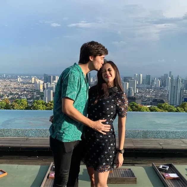 Aura Kasih