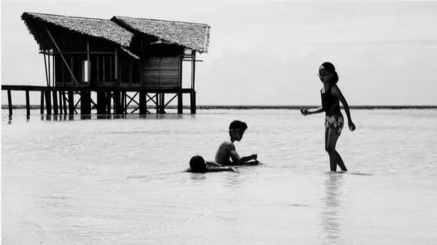 Rima Melati Adams ajak anak ke Pulo Cinta
