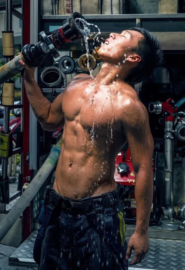 Pemadam Kebakaran Ganteng