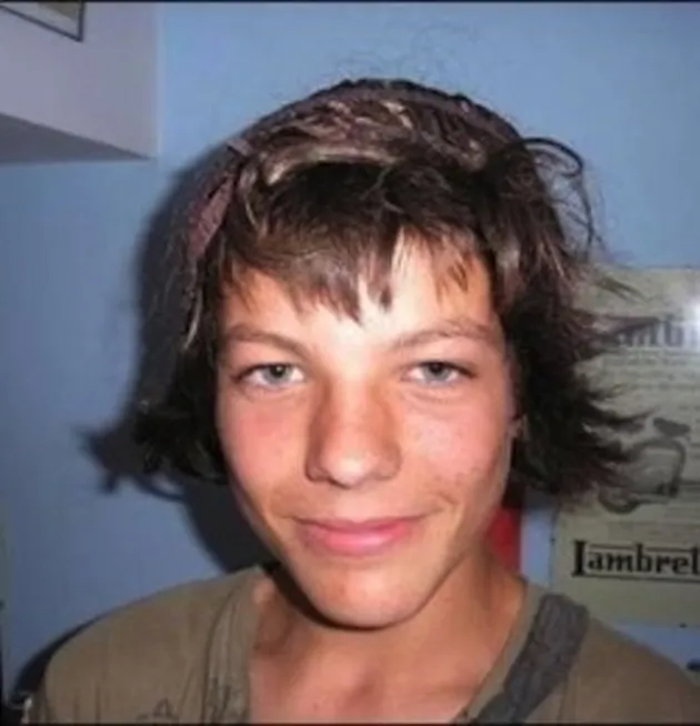 Namanya melambung berkat boyband-nya yang bernama One Direction. Yap, dia adalah Louis Tomlinson. Masih kenal kan?