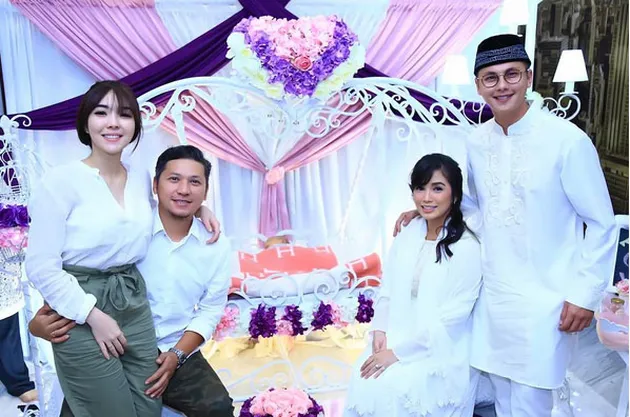 Para Tamu Aqiqah Putri Bungsu Ussy - Andika