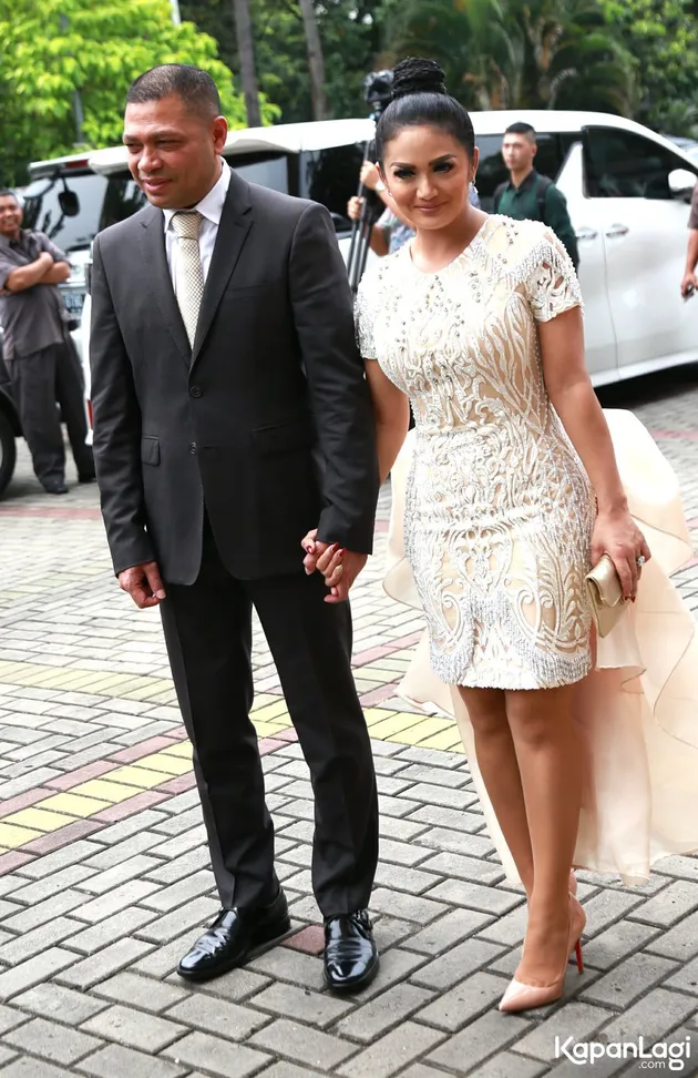 Sederet seleb di pernikahan Sandra Dewi 