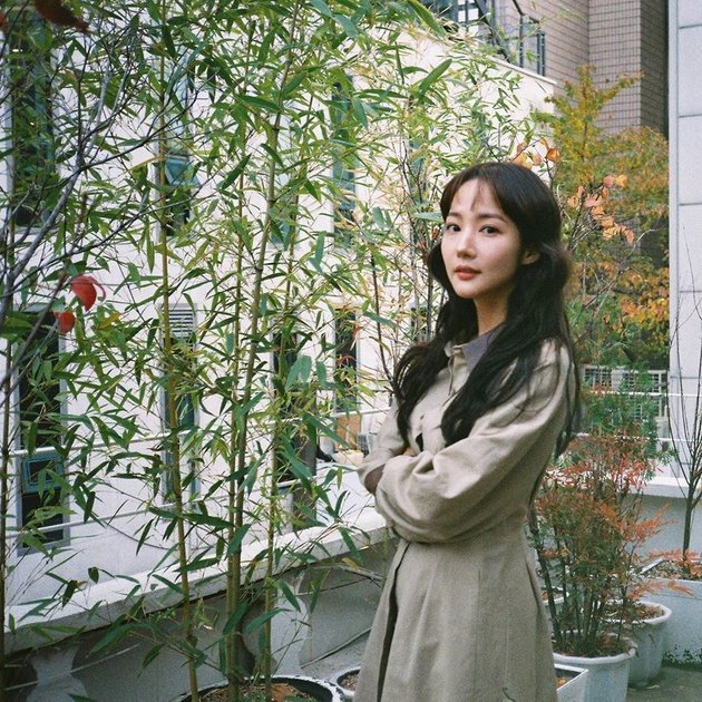 Photo of Park Min Young with Bangs, More Adorable and Doesn't Look 33 Years Old