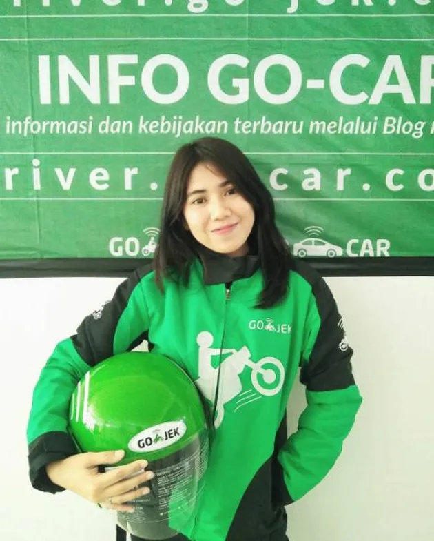 Staff Ojek Online Cantik