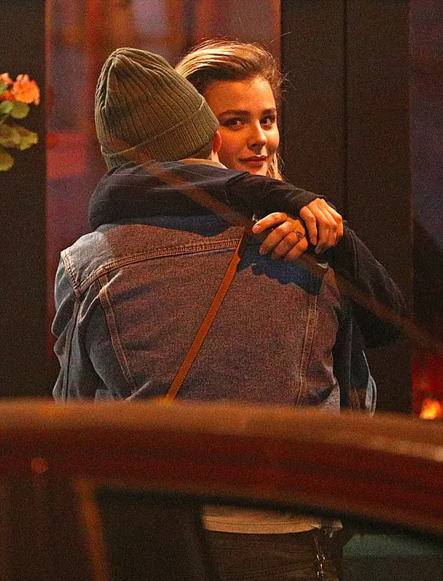 foto mesra brooklyn beckham chloe moretz