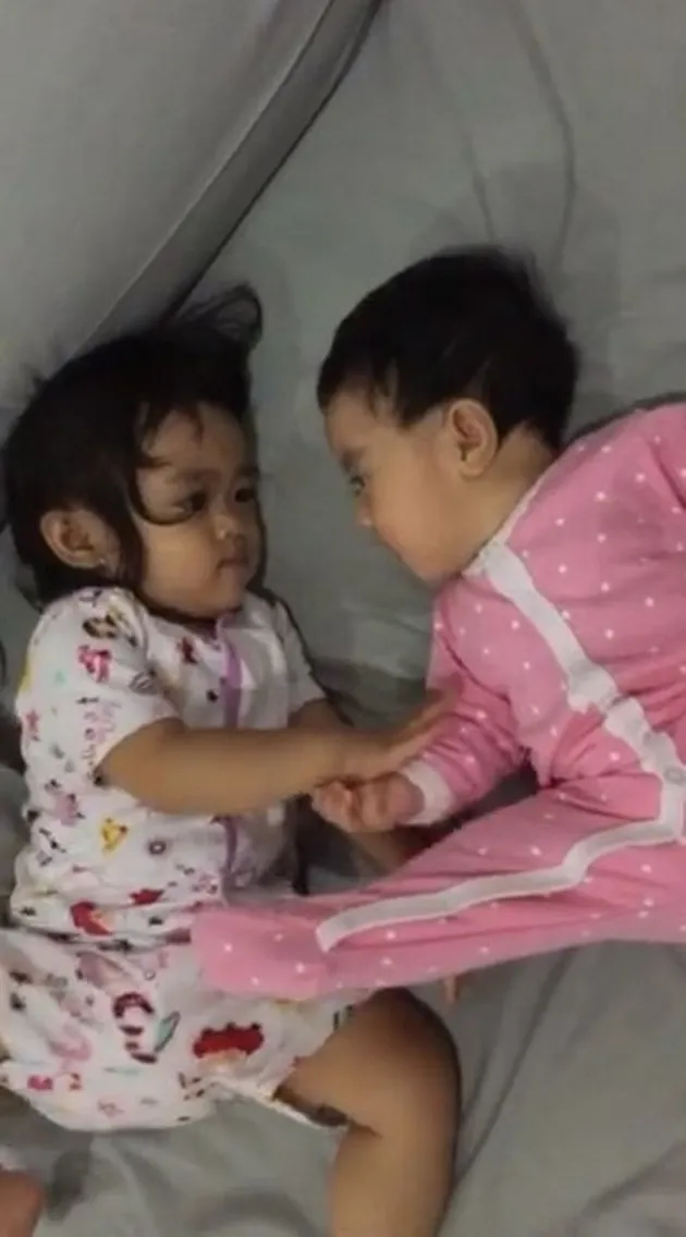 Dua Putri Oki Setiana Dewi