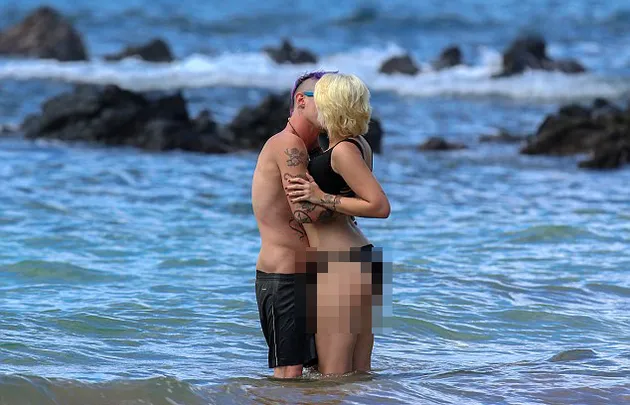 Paris Jackson Ciuman Mesra