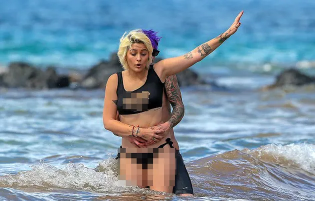 Paris Jackson Ciuman Mesra