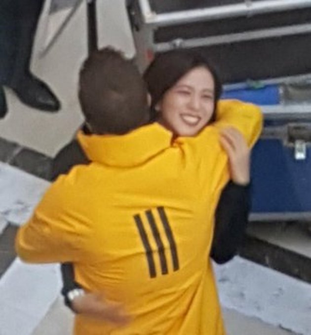 Warm Hug Photo by David Beckham for BLACKPINK, Jennie Can't Stop Staring