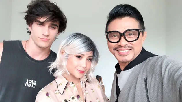 foto penilan kekinian nagita slavina dengan style gray foto penilan kekinian nagita slavina dengan style gray
