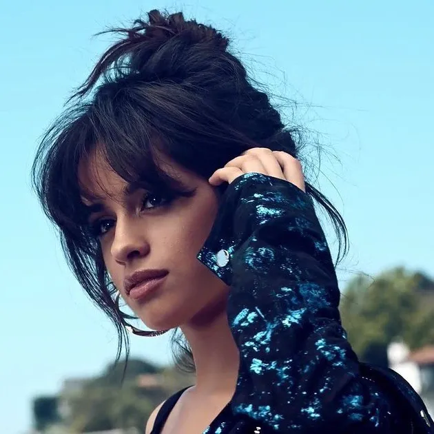 Sedangkan pada 18 Juni 2017 lalu, Camila Cabello berhasil meraih best international artist and performs untuk lagu I Have Questions dan Crying in the Club pada ajang penganugerahan MTV VMA 2017.