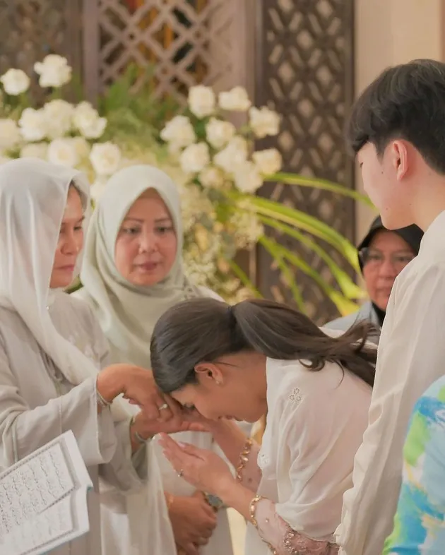 Foto Pengajian Rachel Anak Helmy Yahya