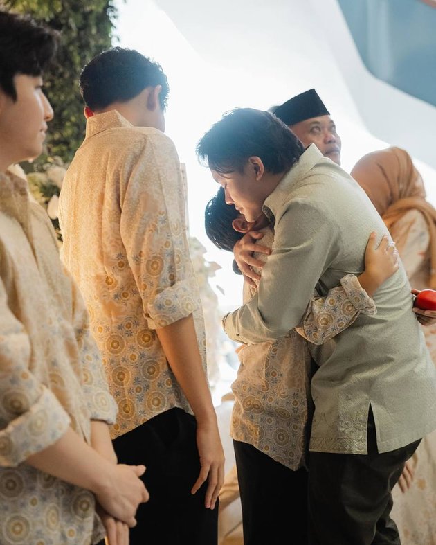 Religious Event Photos of Rizky Febian Before Marriage with Mahalini, Filled with Tears of Joy - Azam Also Participates