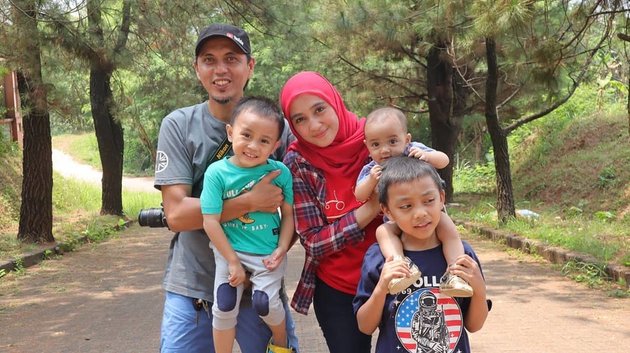 Photo of Penty Nur Afiani, the Action Actress in Epic Movies, with Her Family, Still Looking Young Even Though She Already Has 3 Children
