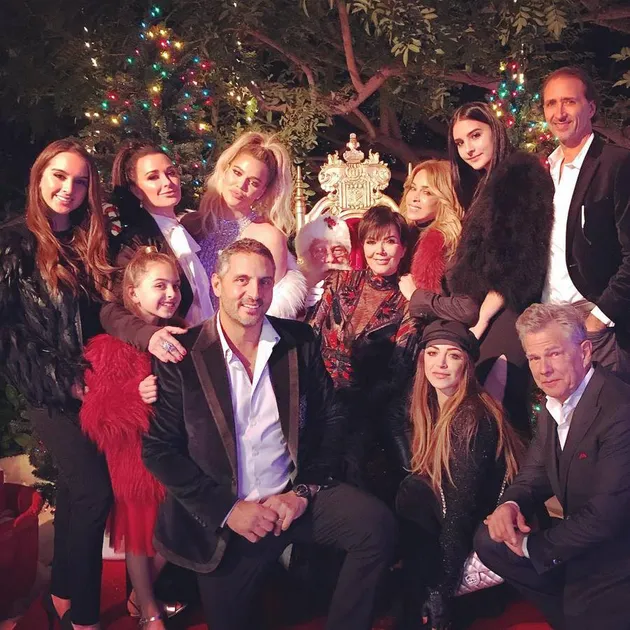 FOTO Perayaan Natal Keluarga Kardashian, Mewah & Bertabur Bintang