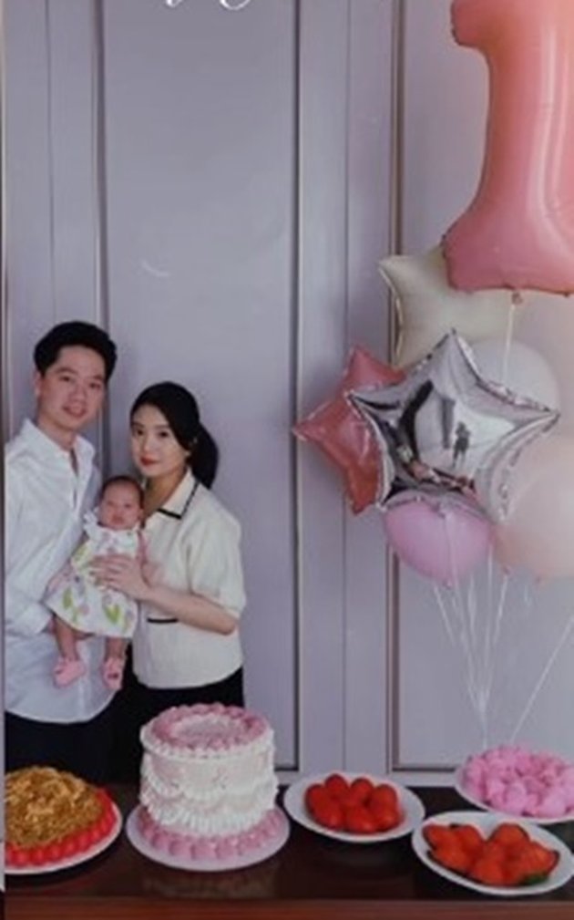 Photo Celebration of Baby Avery's One Month, Child of Valencia Tanoe and Kevin Sanjaya, Simple Celebration, Sharing the Struggles of a Mother
