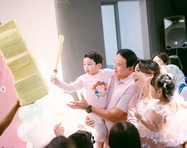Photo of Sarah Eliana's 2nd Birthday Celebration, Ahok and Puput Nastiti Devi's Daughter, Beautiful and Adorable, Captivating Attention