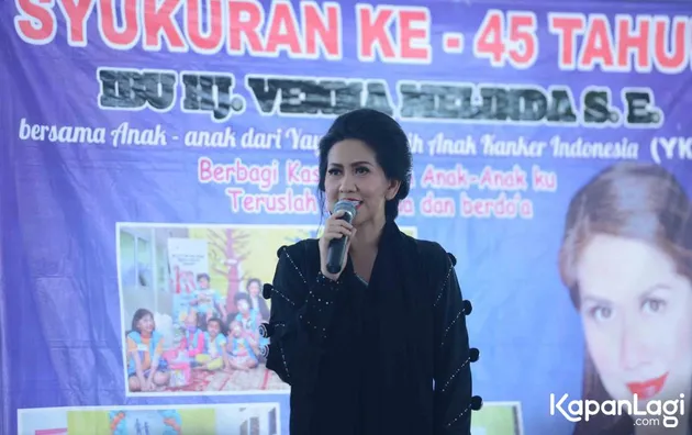 Ultah Ke-45 Venna Melinda