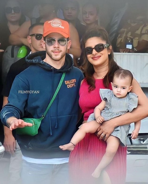 FIRST PHOTO: Inviting Malti to India, Priyanka Chopra's Style of Carrying Her Daughter Receives Criticism