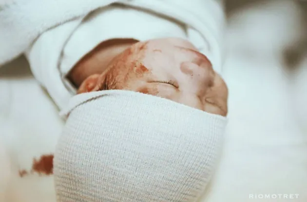 Putri Titian Melahirkan