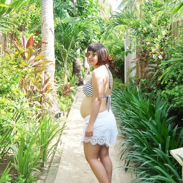 Putri Titian Melahirkan