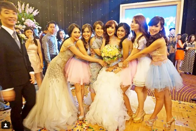 FOTO Pernikahan Angel Chibi 