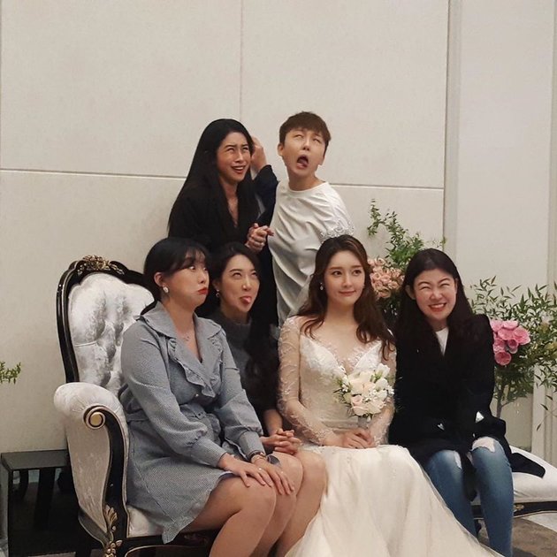 PHOTO: Former T-Ara Member Han Ahreum's Wedding, Looking Gorgeous at the Altar with Her Husband