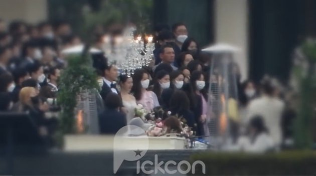 Hyun Bin and Son Ye Jin's Wedding Photos as Beautiful as a Korean Drama, Gong Hyo Jin Captures the Bride's Bouquet