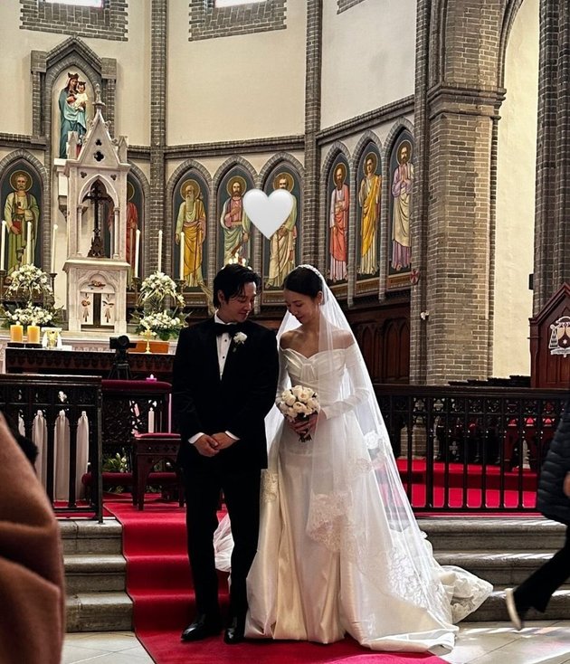 Kim Dong Wook and Stella Kim's Wedding Photos at the Cathedral, Attended by Many Top Korean Actors