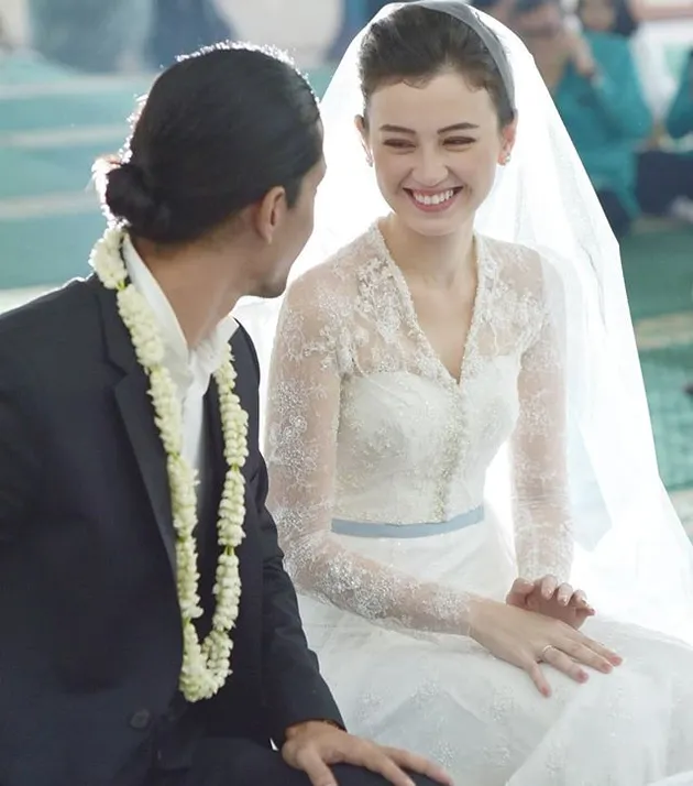 Kimberly Ryder - Edward Akbar